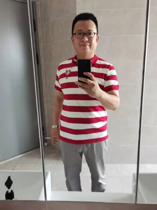 行走的打桩机的第一张照片--武汉相亲服务中心