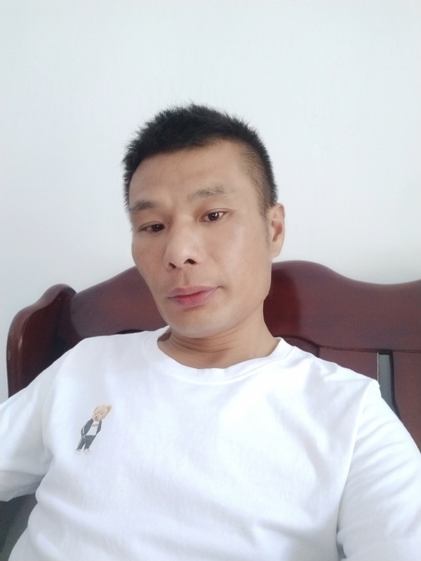 年少轻狂的第一张照片--武汉相亲服务中心