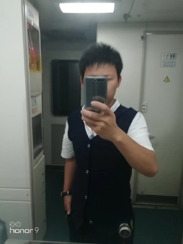 阳光下de幸福的第一张照片--武汉相亲服务中心