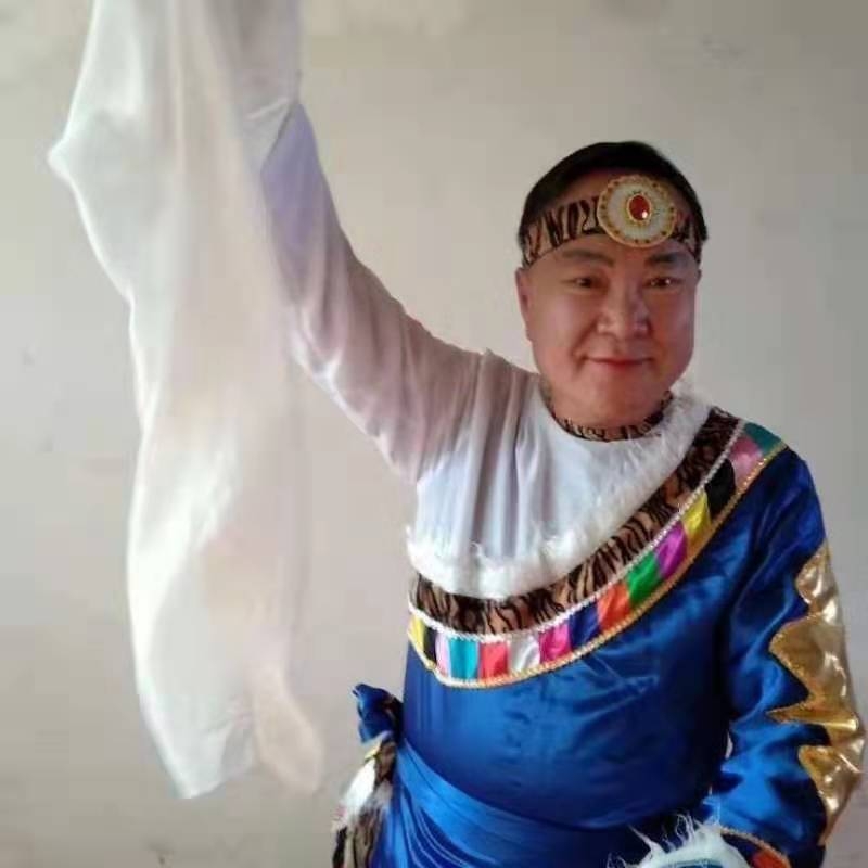 走在冷风中的第一张照片--武汉相亲服务中心