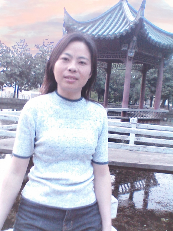 小草的第三张照片--武汉相亲服务中心