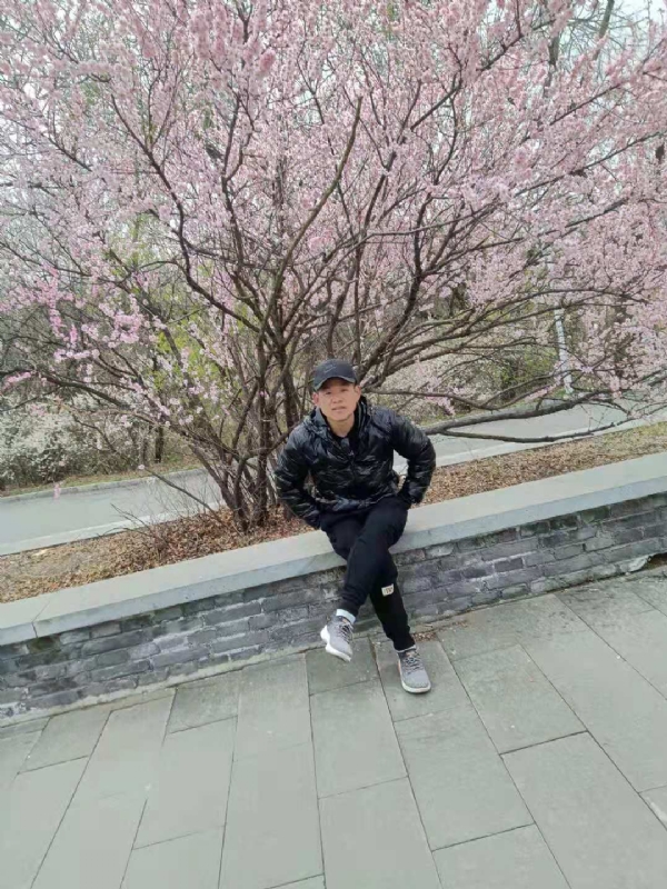 寻找幸福的第一张照片--武汉相亲服务中心