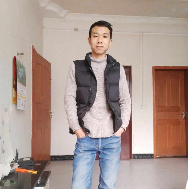 小伙子的第一张照片--武汉相亲服务中心