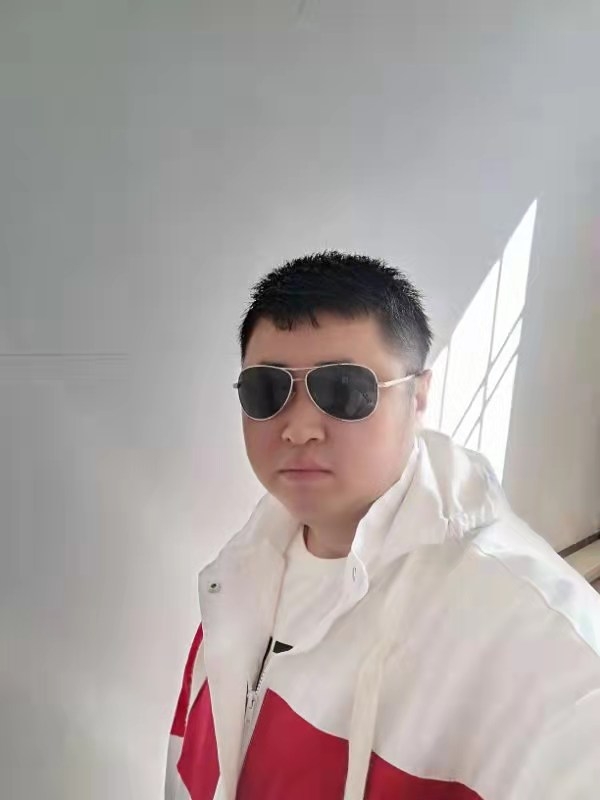 大漠叔叔的第一张照片--武汉相亲服务中心