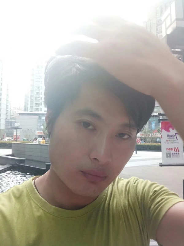 钢铁侠的第一张照片--武汉相亲服务中心