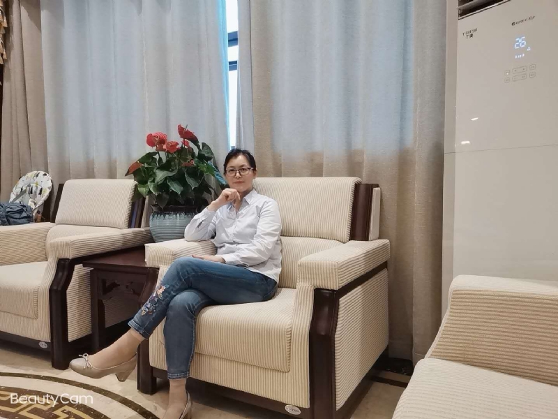 秋水伊人的第一张照片--武汉相亲服务中心