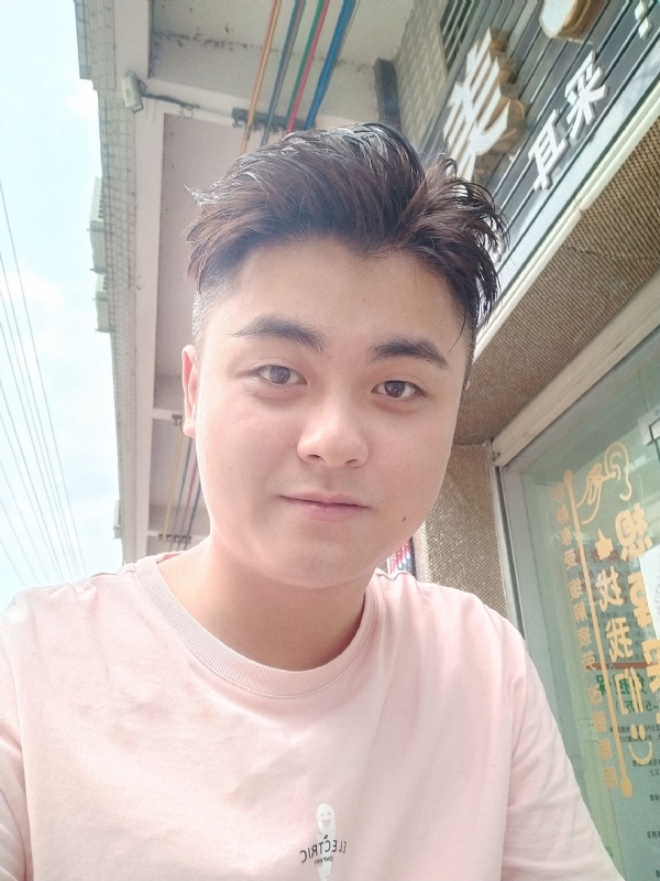 李健诚的第一张照片--武汉相亲服务中心