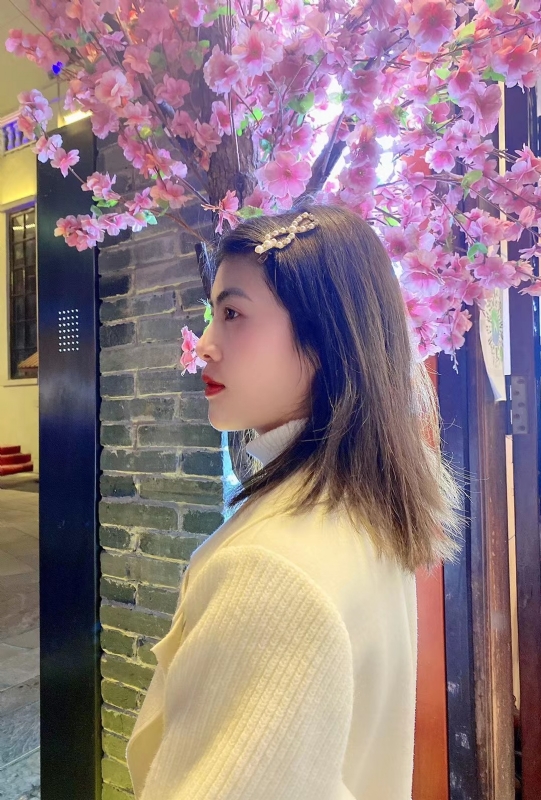大眼妹的第一张照片--武汉相亲服务中心