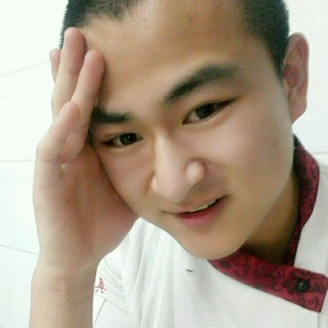 人潮拥挤的第一张照片--武汉相亲服务中心