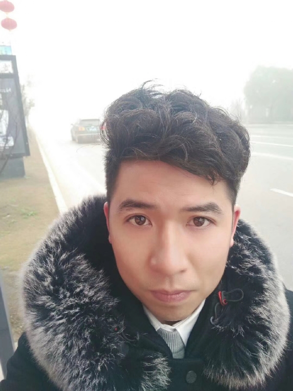开心快乐每一天的第一张照片--武汉相亲服务中心