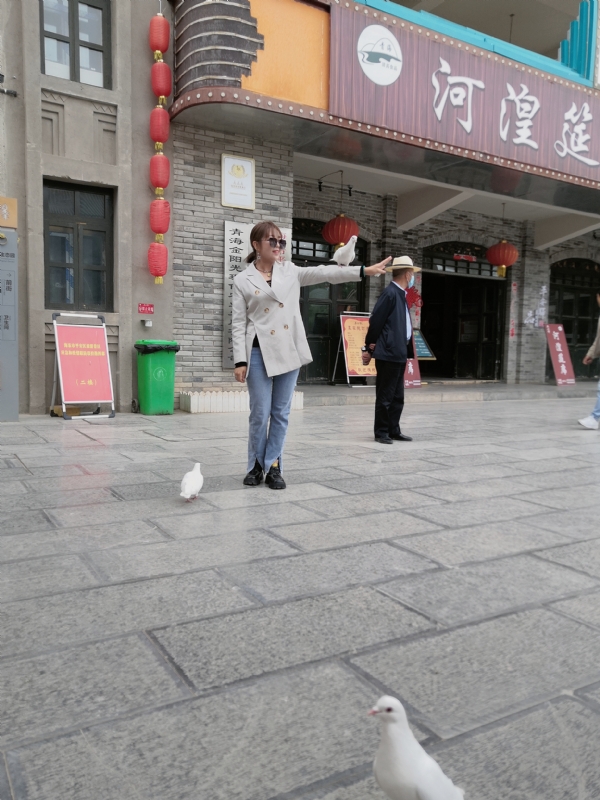艳艳的第一张照片--武汉相亲服务中心