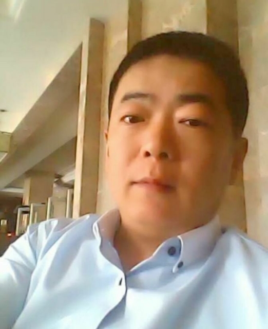 落叶随风的第一张照片--武汉相亲服务中心