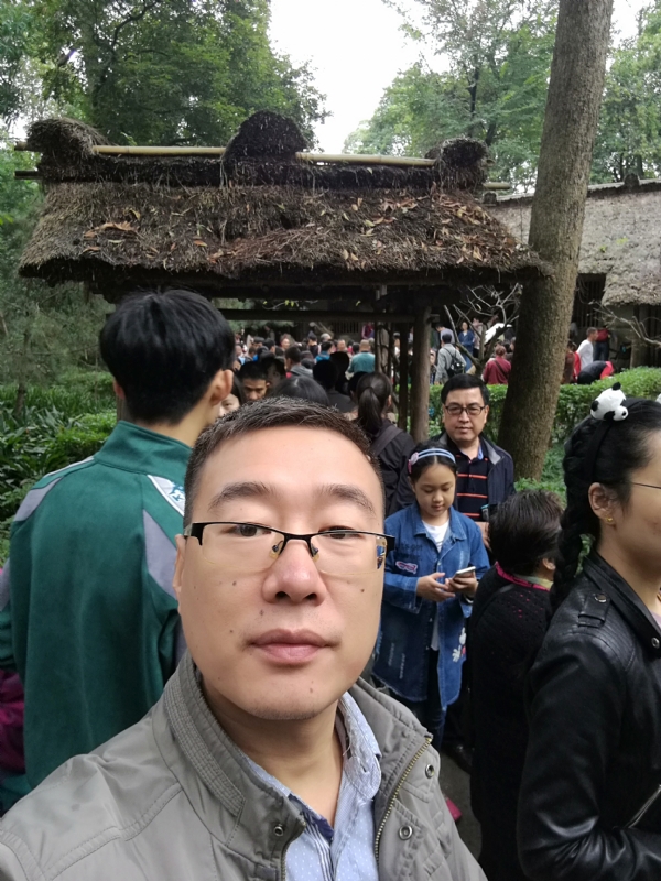 撑起一片天的第一张照片--武汉相亲服务中心