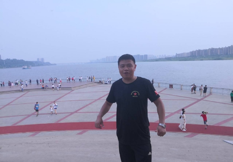 曾经心疼的我的第一张照片--武汉相亲服务中心