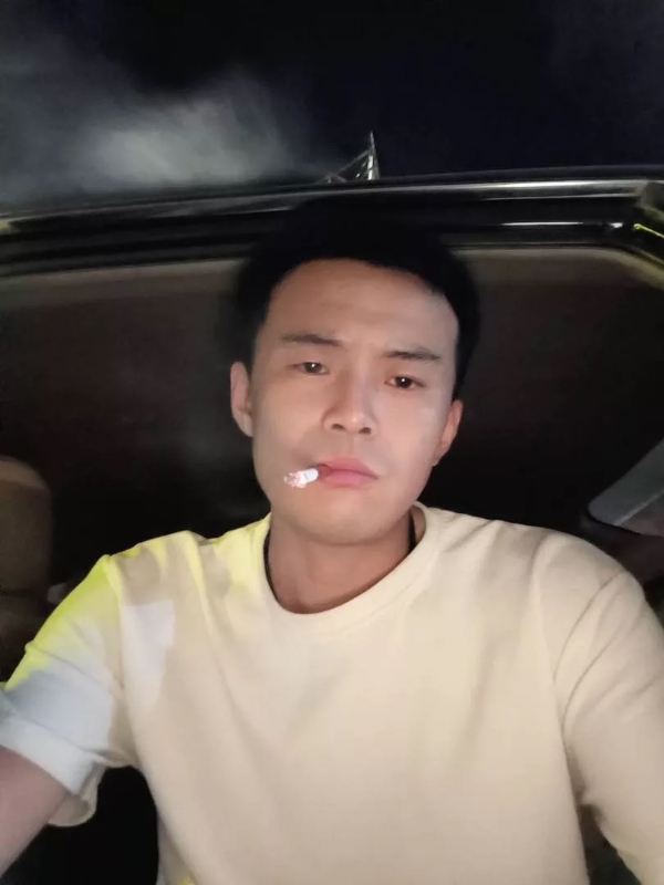 爱睡觉的土拨鼠的第一张照片--武汉相亲服务中心