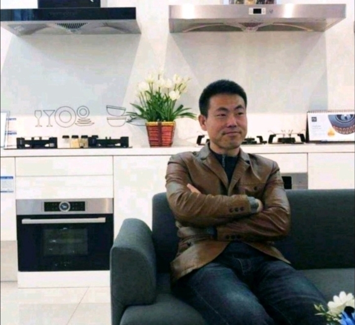 奋斗的执着的第一张照片--武汉相亲服务中心