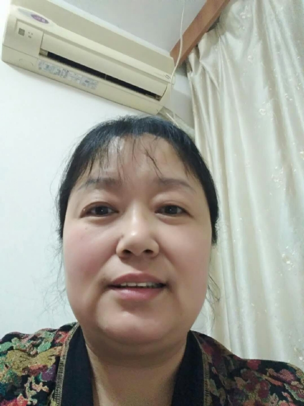 雨中漫步的第一张照片--武汉相亲服务中心