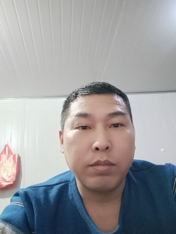 开着拖拉机去兜风的第一张照片--武汉相亲服务中心