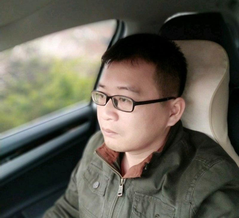 海风吹动你的心的第二张照片--武汉相亲服务中心