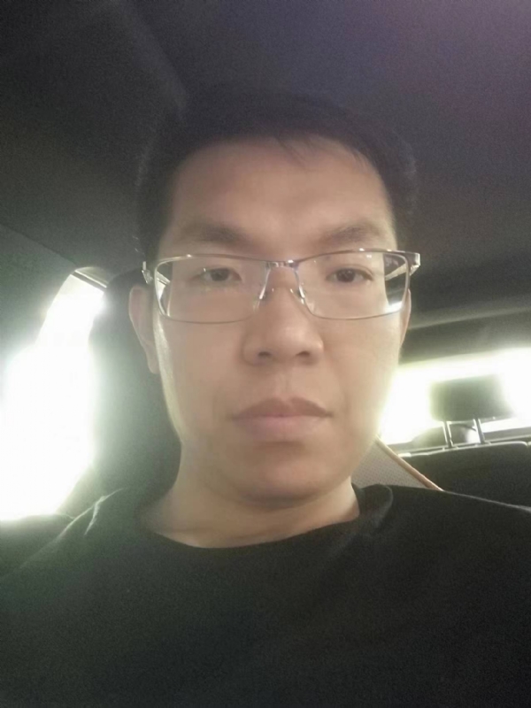 小黑包的第一张照片--武汉相亲服务中心