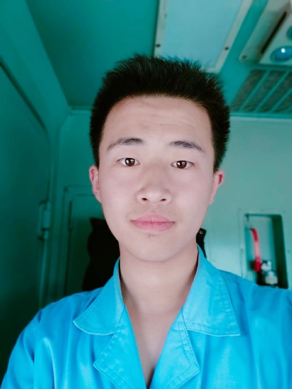 生而为人的第四张照片--武汉相亲服务中心