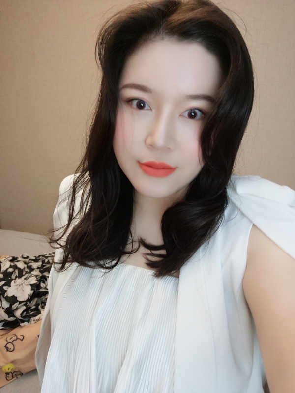 璐璐的第一张照片--武汉相亲服务中心
