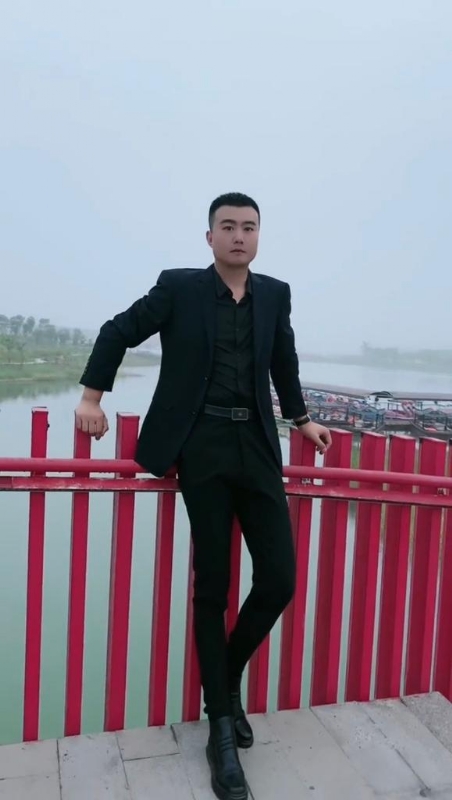 Albert的第一张照片--武汉相亲服务中心
