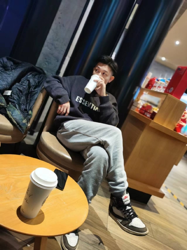LAZY的第一张照片--武汉相亲服务中心