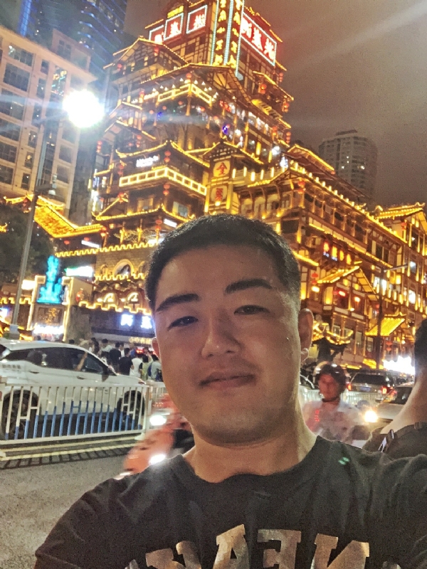 钢铁侠的第一张照片--武汉相亲服务中心