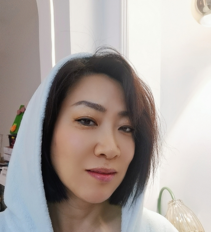 火玫瑰的第一张照片--武汉相亲服务中心