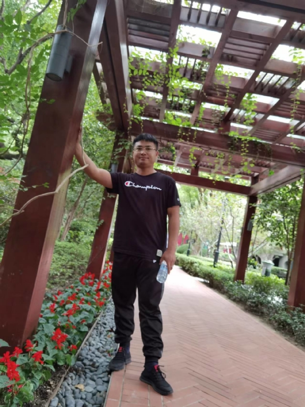 会飞的鱼的第一张照片--武汉相亲服务中心