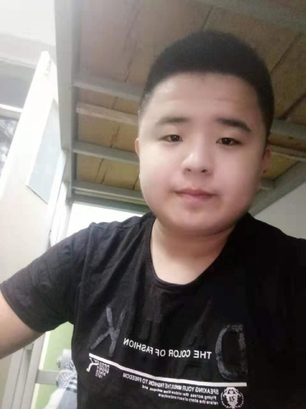 打小就爱淘气的第一张照片--武汉相亲服务中心