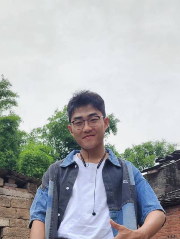 越努力越幸运的第一张照片--武汉相亲服务中心
