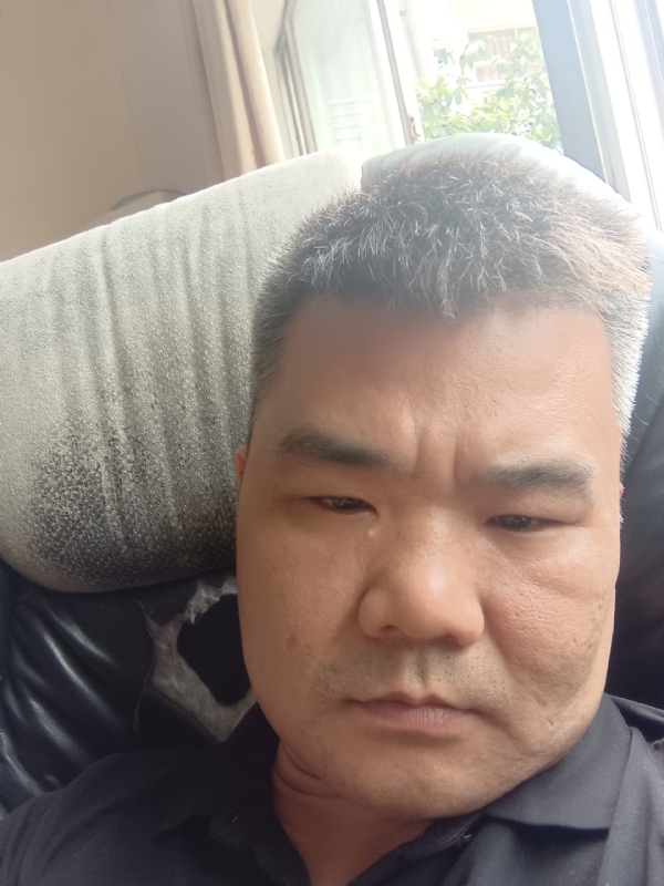 路人的第一张照片--武汉相亲服务中心