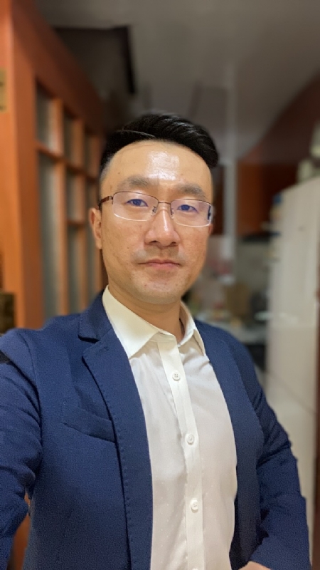 笑看人生的第一张照片--武汉相亲服务中心