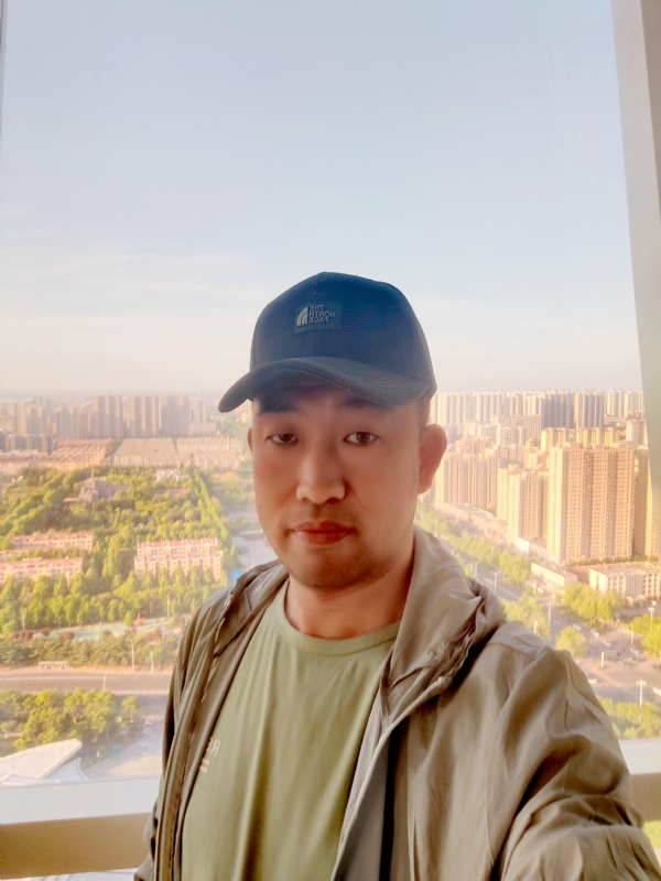 勇攀高峰的第一张照片--武汉相亲服务中心
