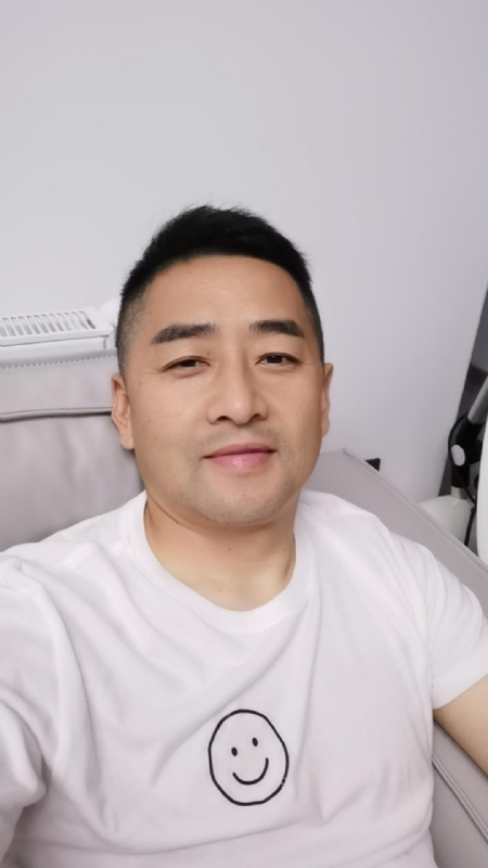 向阳而生的第一张照片--武汉相亲服务中心