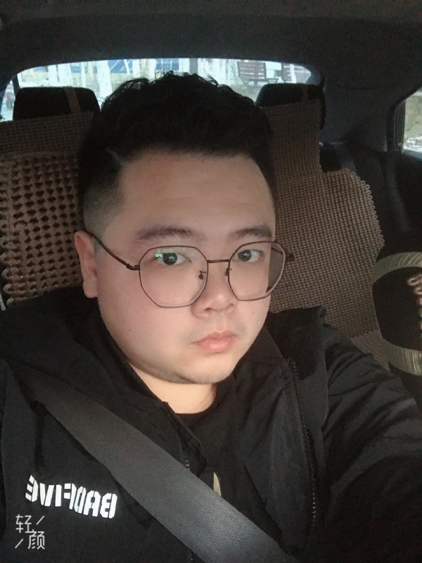 欢笑的第一张照片--武汉相亲服务中心