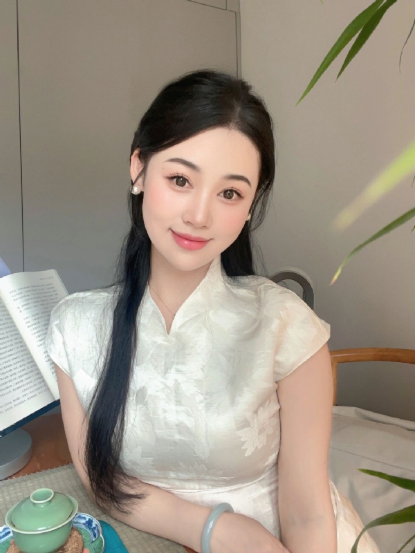 小慧的第一张照片--武汉相亲服务中心