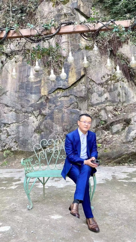 dikson的第一张照片--武汉相亲服务中心