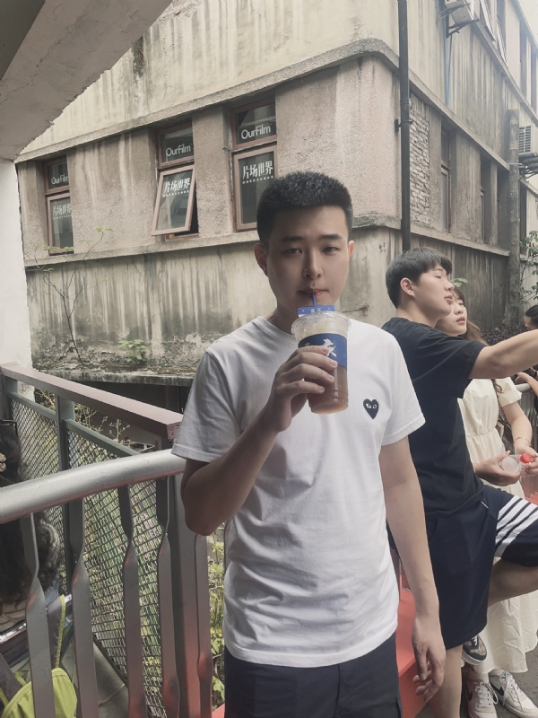 尚龙的第二张照片--武汉相亲服务中心