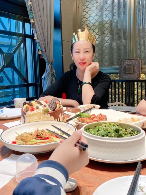 红红的第二张照片--武汉相亲服务中心