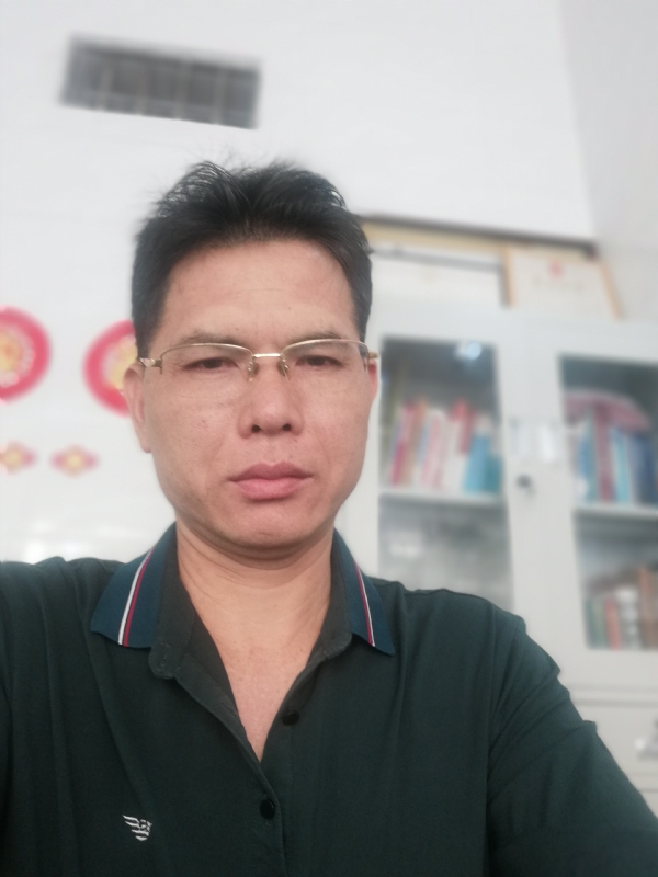 后视镜的第二张照片--武汉相亲服务中心