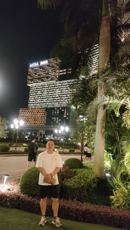 熟悉的身影的第一张照片--武汉相亲服务中心