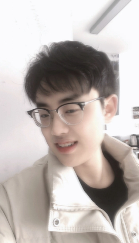 梁21的第一张照片--武汉相亲服务中心