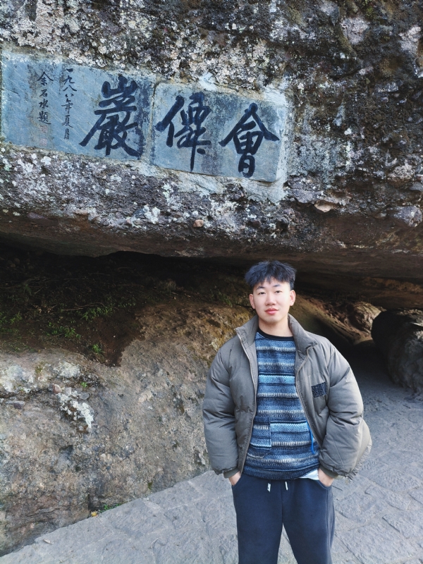 帅邓拖网速的第二张照片--武汉相亲服务中心