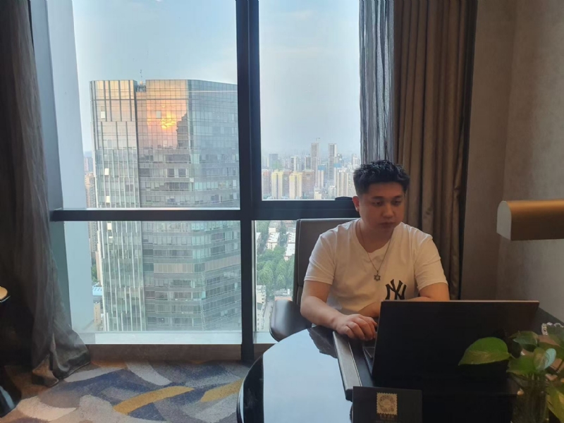 ying的第一张照片--武汉相亲服务中心