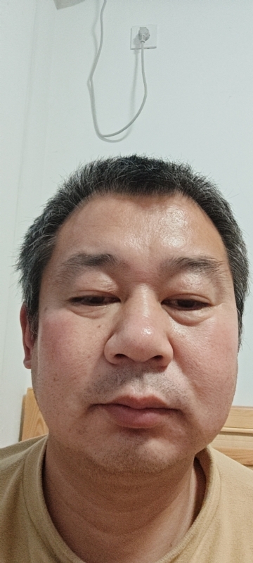 龙万的第一张照片--武汉相亲服务中心