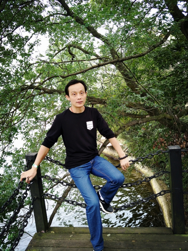 易进的第一张照片--武汉相亲服务中心