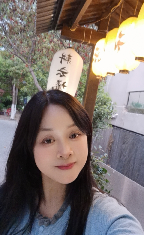 伊伊的第一张照片--武汉相亲服务中心